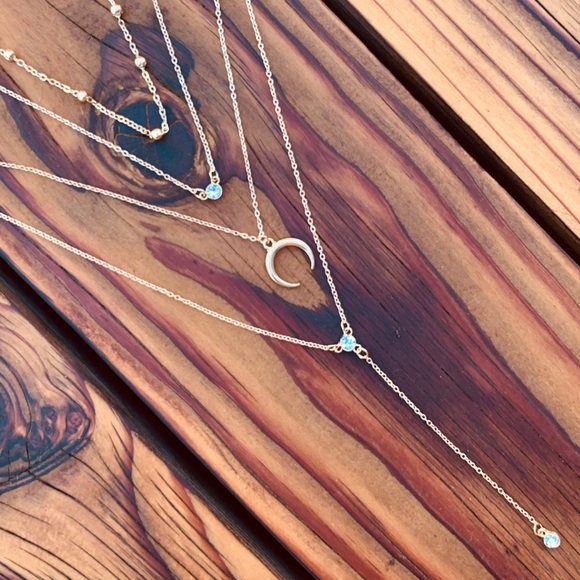 ERA ♡ Layered Necklace - Picture 3 of 8